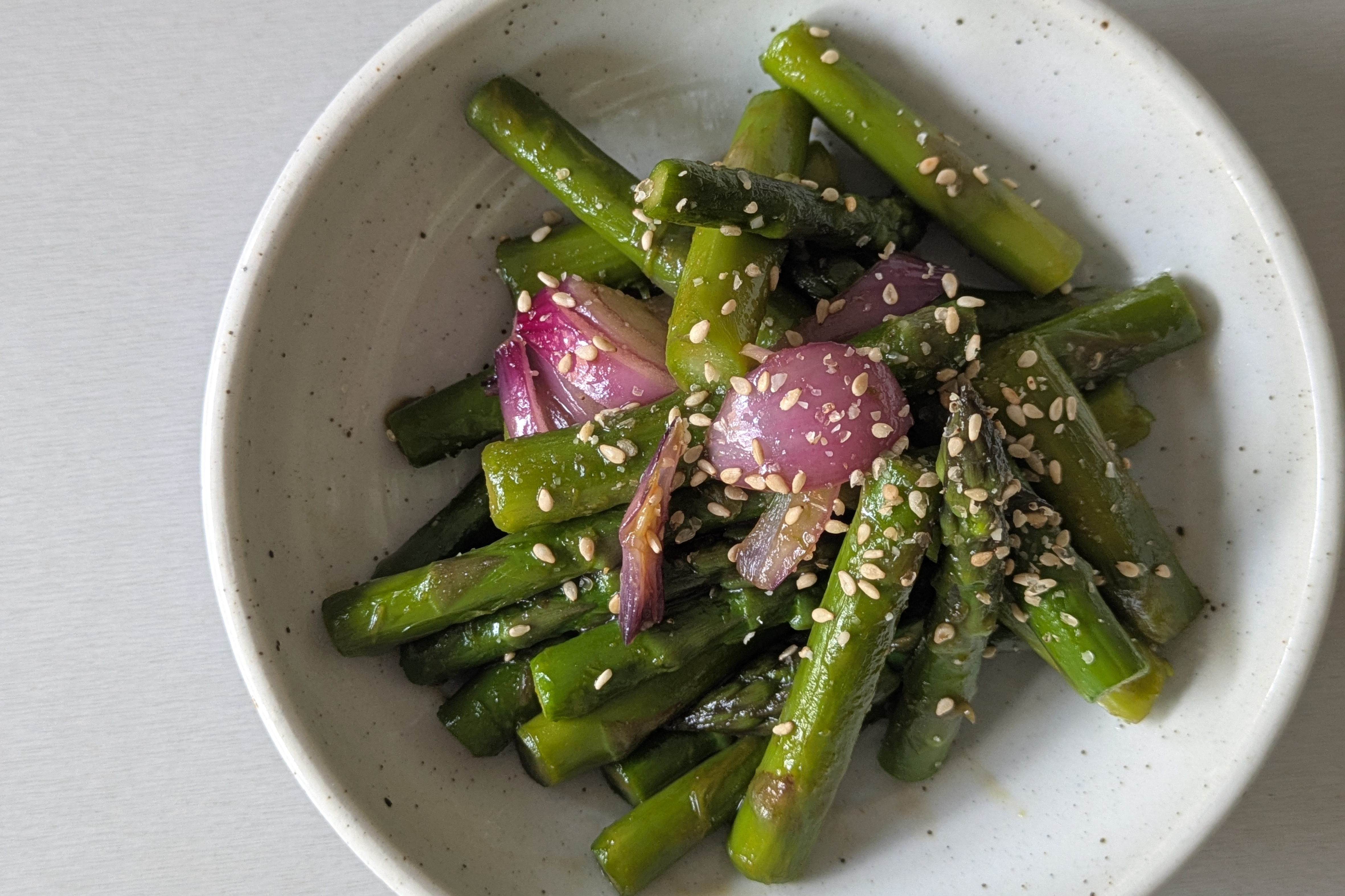 Grüner Spargel mit Bulgogi Sauce