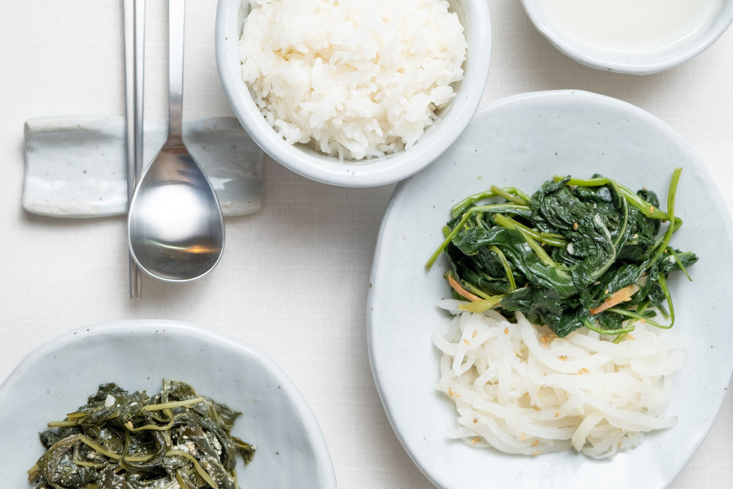 Warum verwendet man in Korea Stäbchen und Löffel aus Metall?