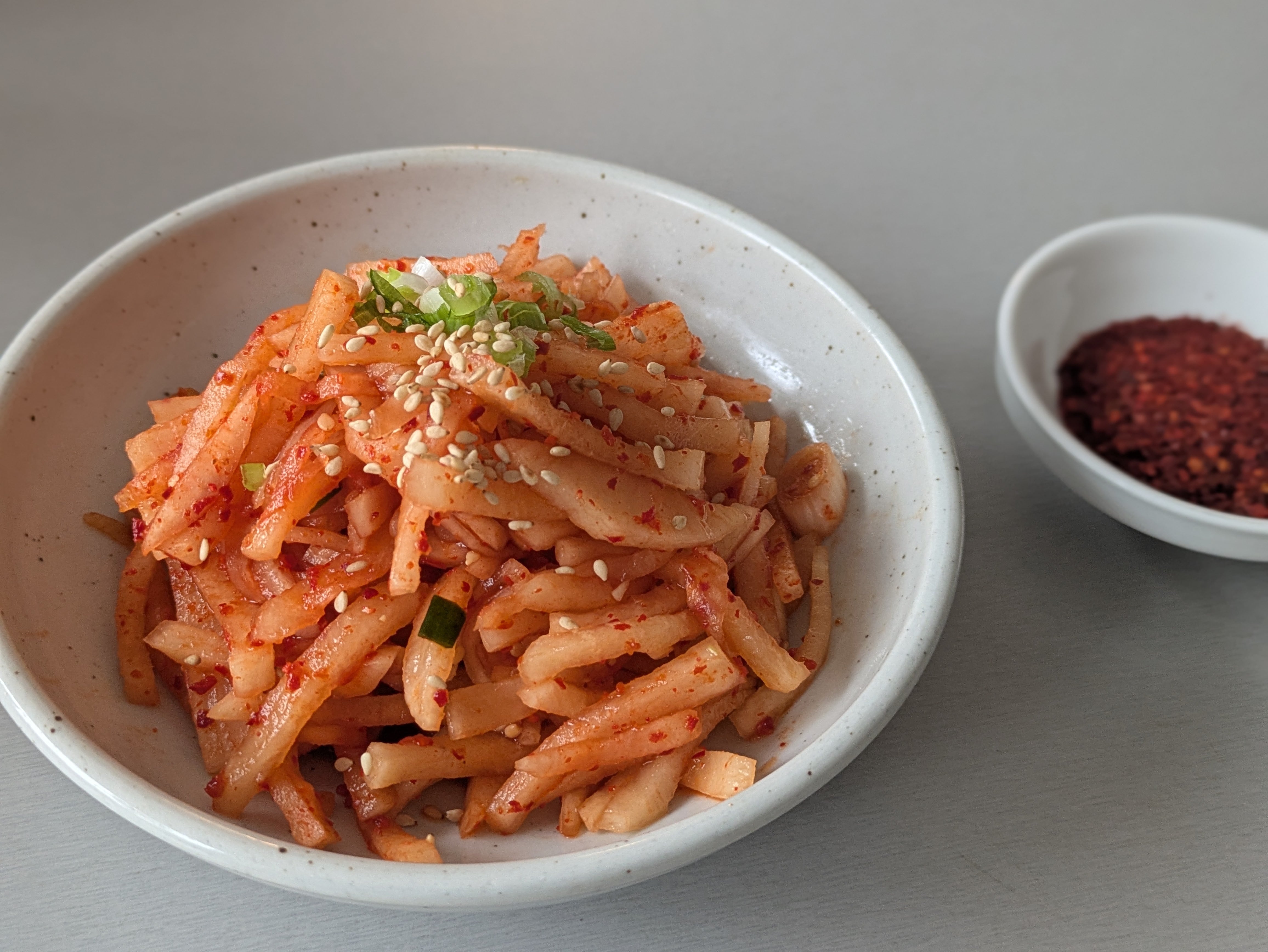 Frischer koreanischer Rettichsalat