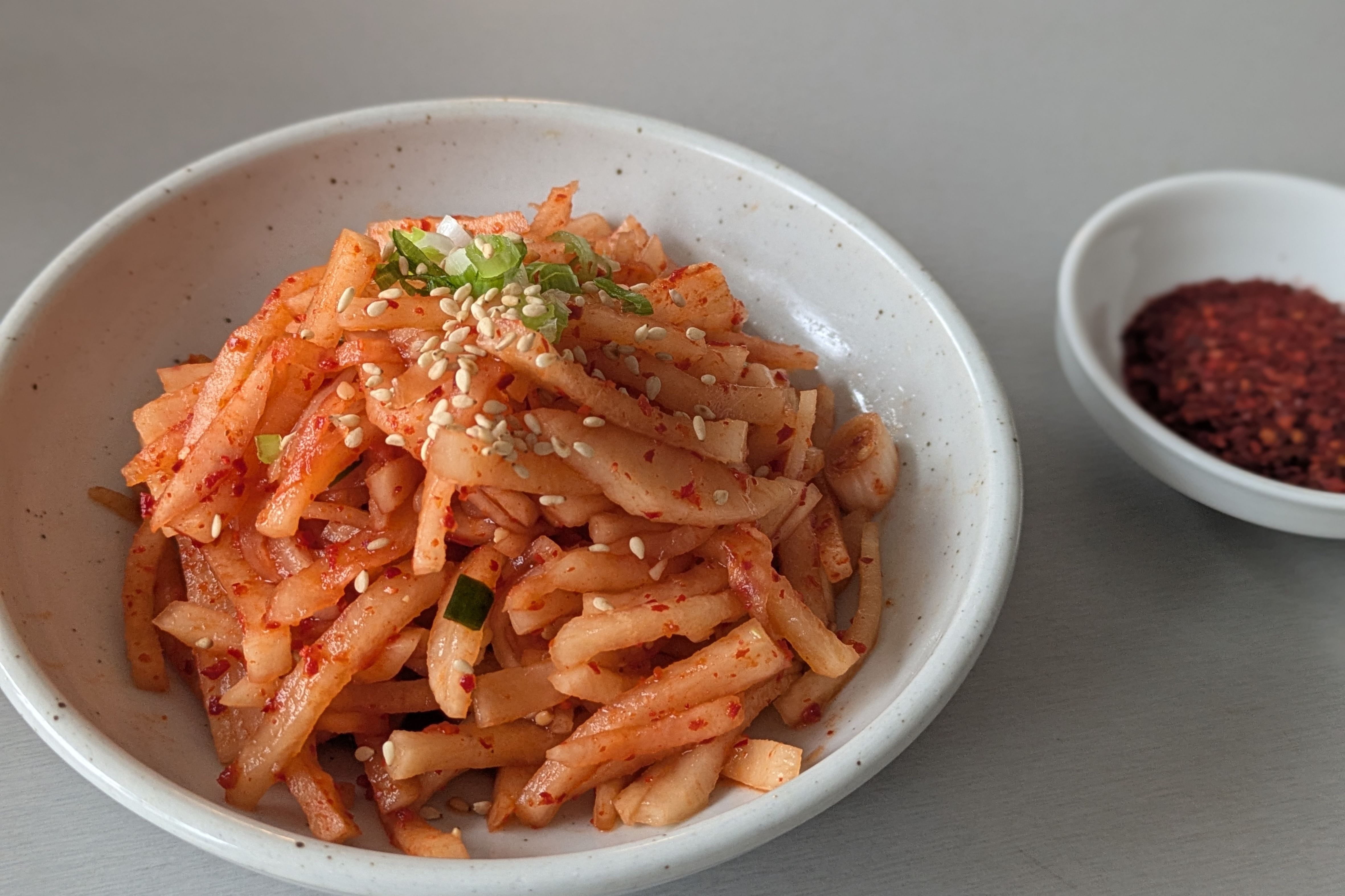 Frischer koreanischer Rettichsalat