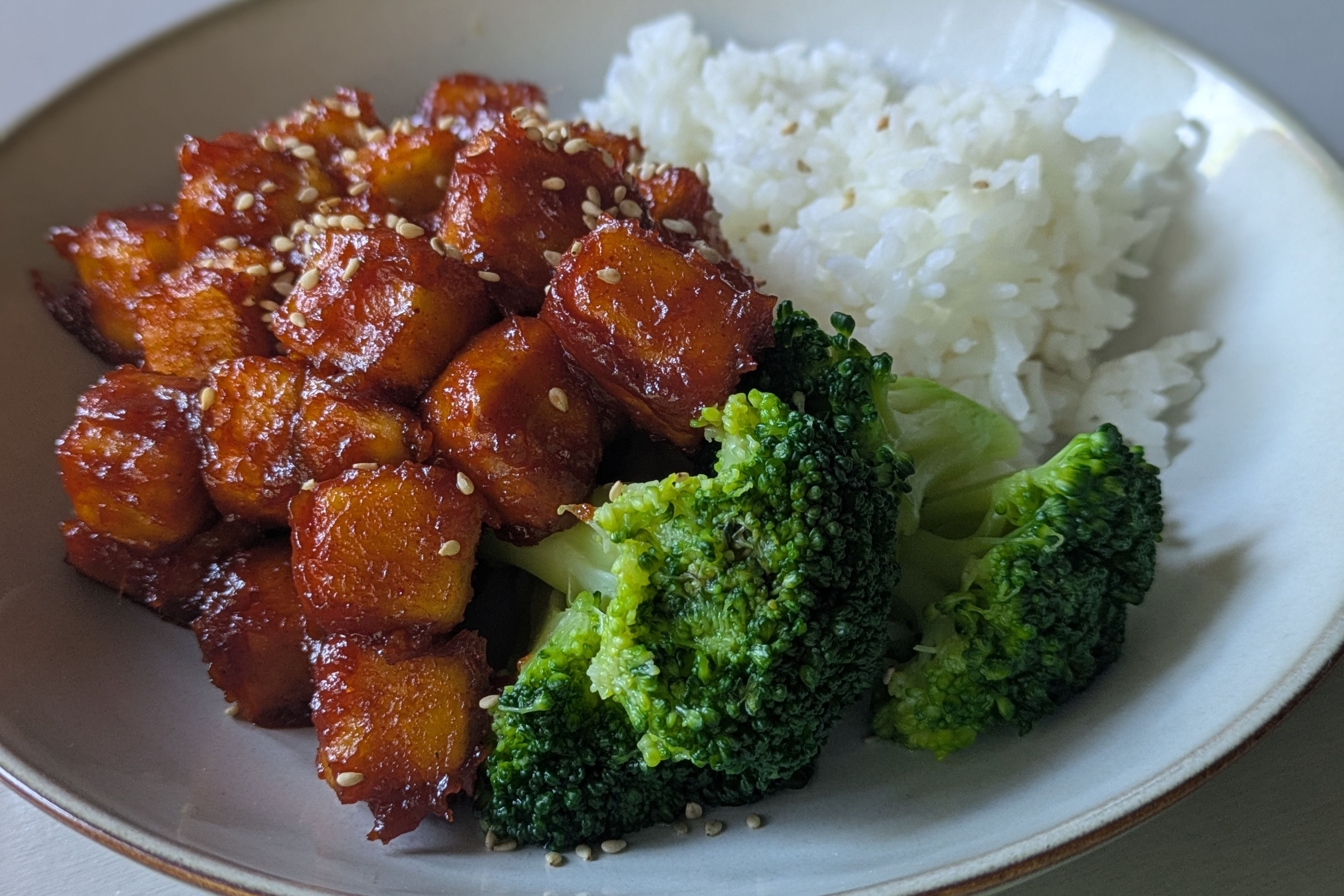Tempeh mit Gochujang Sauce