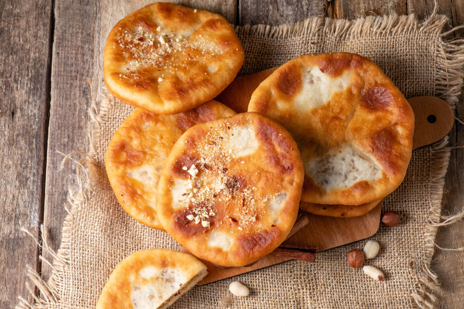 Hotteok – Koreanische Pfannkuchen mit süßer Füllung